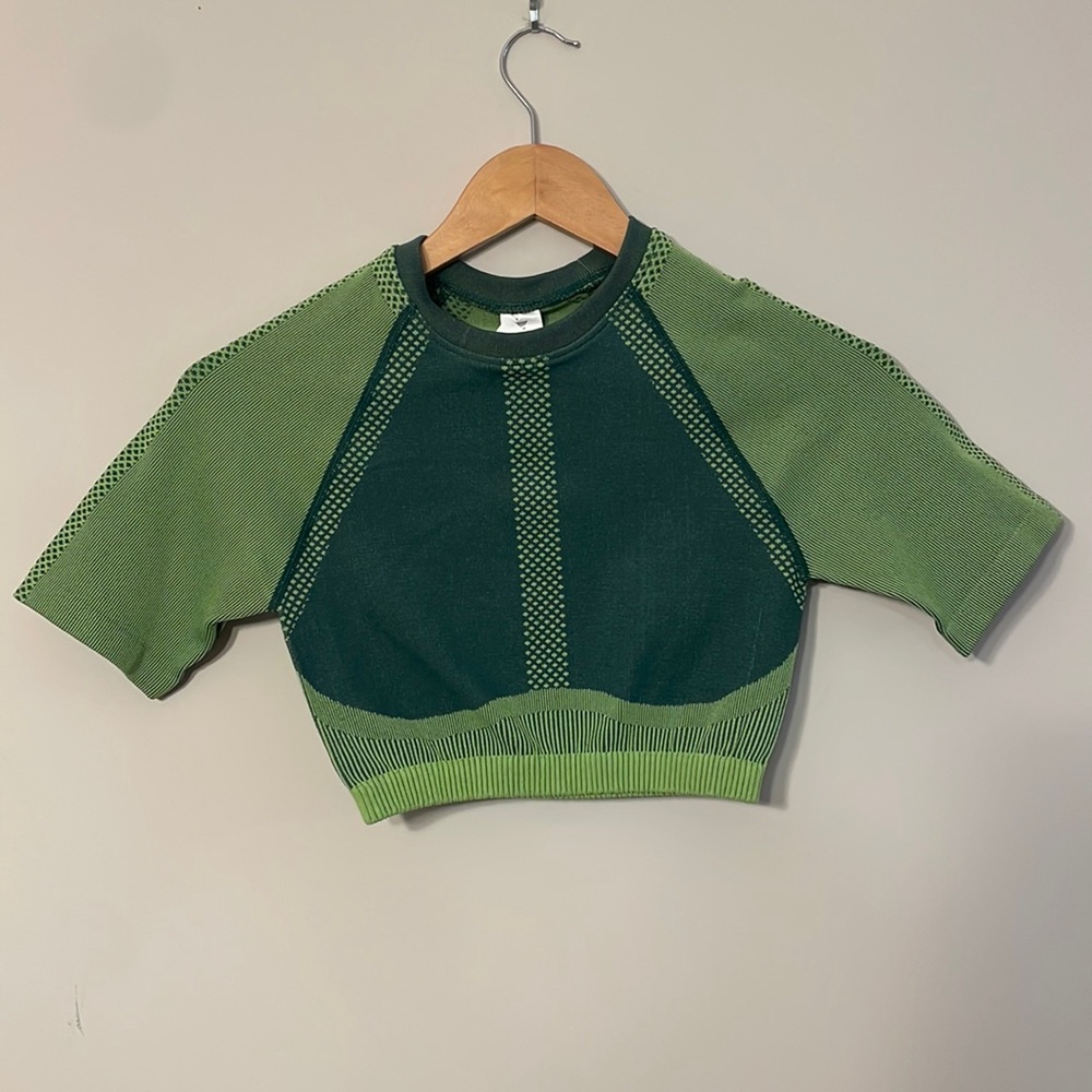 Nwt Fabletics Jessie Seamless Crop Top - image 3